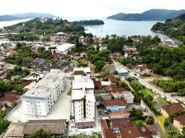 Apto. Novo, Todo Equipado, 330M Da Praia 乌巴图巴 外观 照片